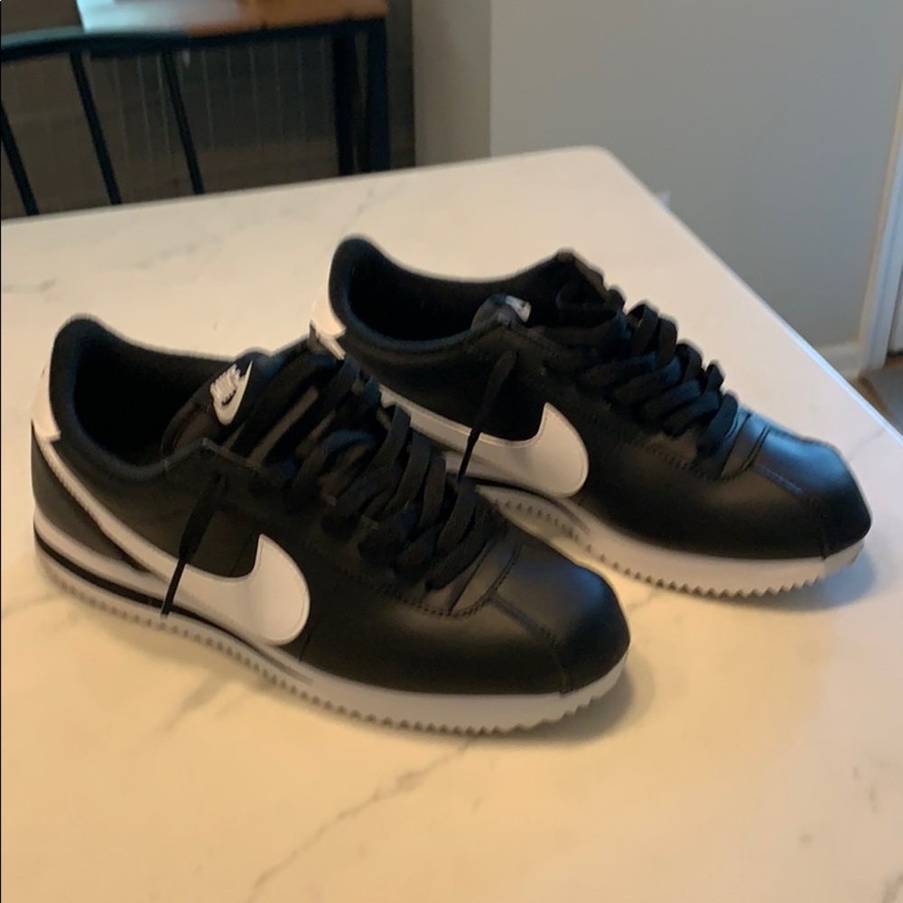 Mens Nike Cortez Leather Size 9